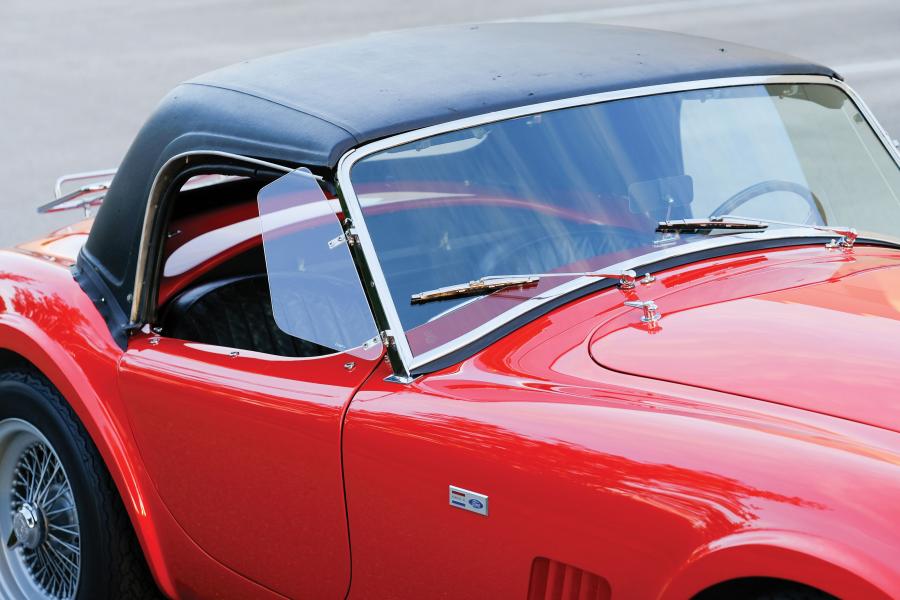 Детали экстерьера Shelby Cobra 289 (CSX 2442) 1965 года  (фото 36 из 40)